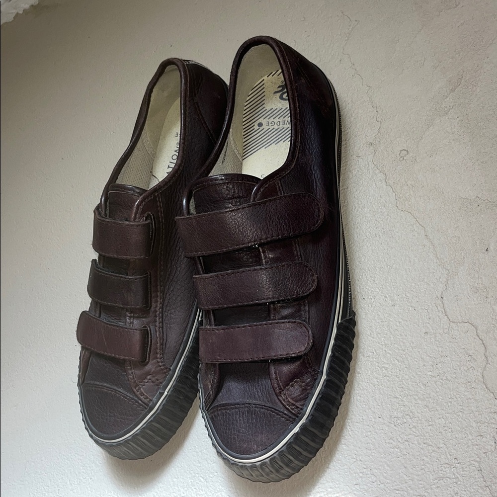 Mens P.F. Flyers brown leather low tops with Velcro closure size 11